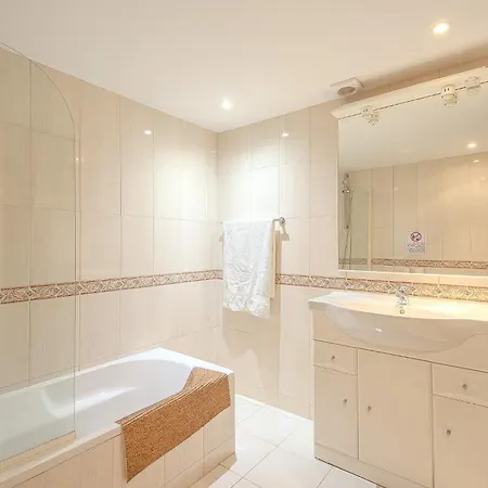 T2 Casa - Pool & Sun Terrace